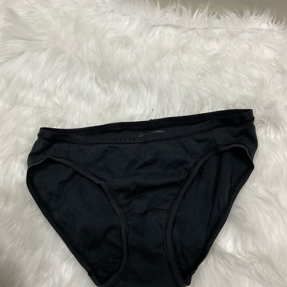 Very Sexy Victorias Secret Floral Black and Red Bra  Set - Picture 7 of 11